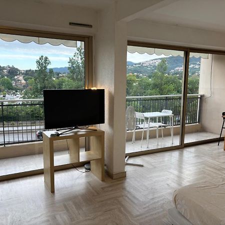 Le Surcouf Apartment มองเดอลิเยอลานาปูล ภายนอก รูปภาพ