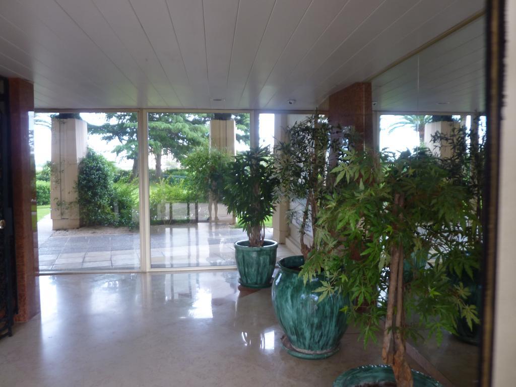 Le Surcouf Apartment มองเดอลิเยอลานาปูล ภายนอก รูปภาพ