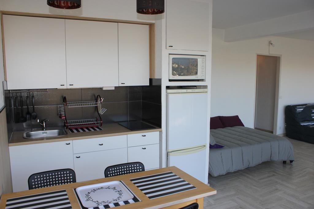 Le Surcouf Apartment มองเดอลิเยอลานาปูล ภายนอก รูปภาพ
