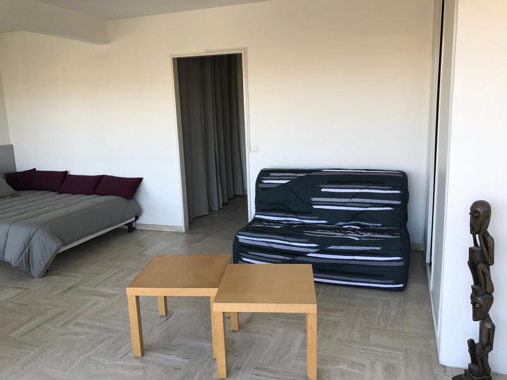 Le Surcouf Apartment มองเดอลิเยอลานาปูล ภายนอก รูปภาพ