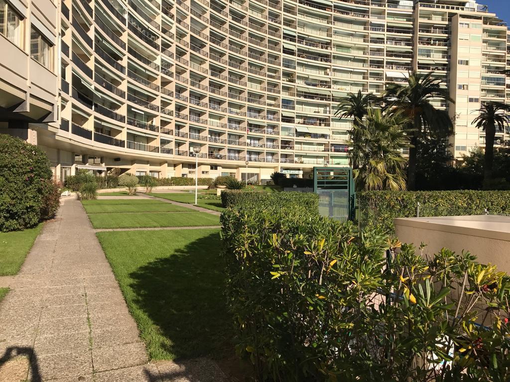 Le Surcouf Apartment มองเดอลิเยอลานาปูล ภายนอก รูปภาพ